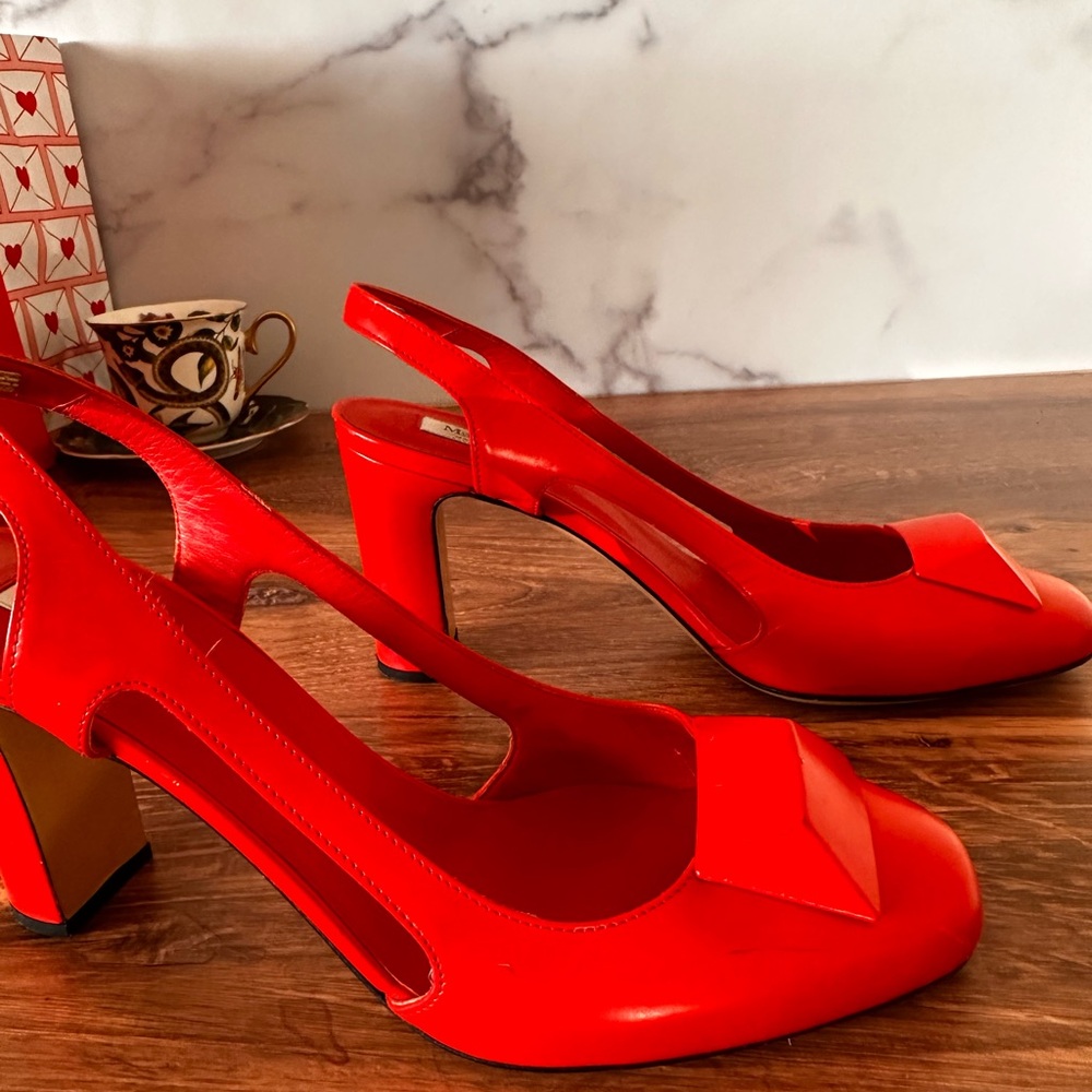 MaxMara Bold Red Heels - Picture 2 of 6